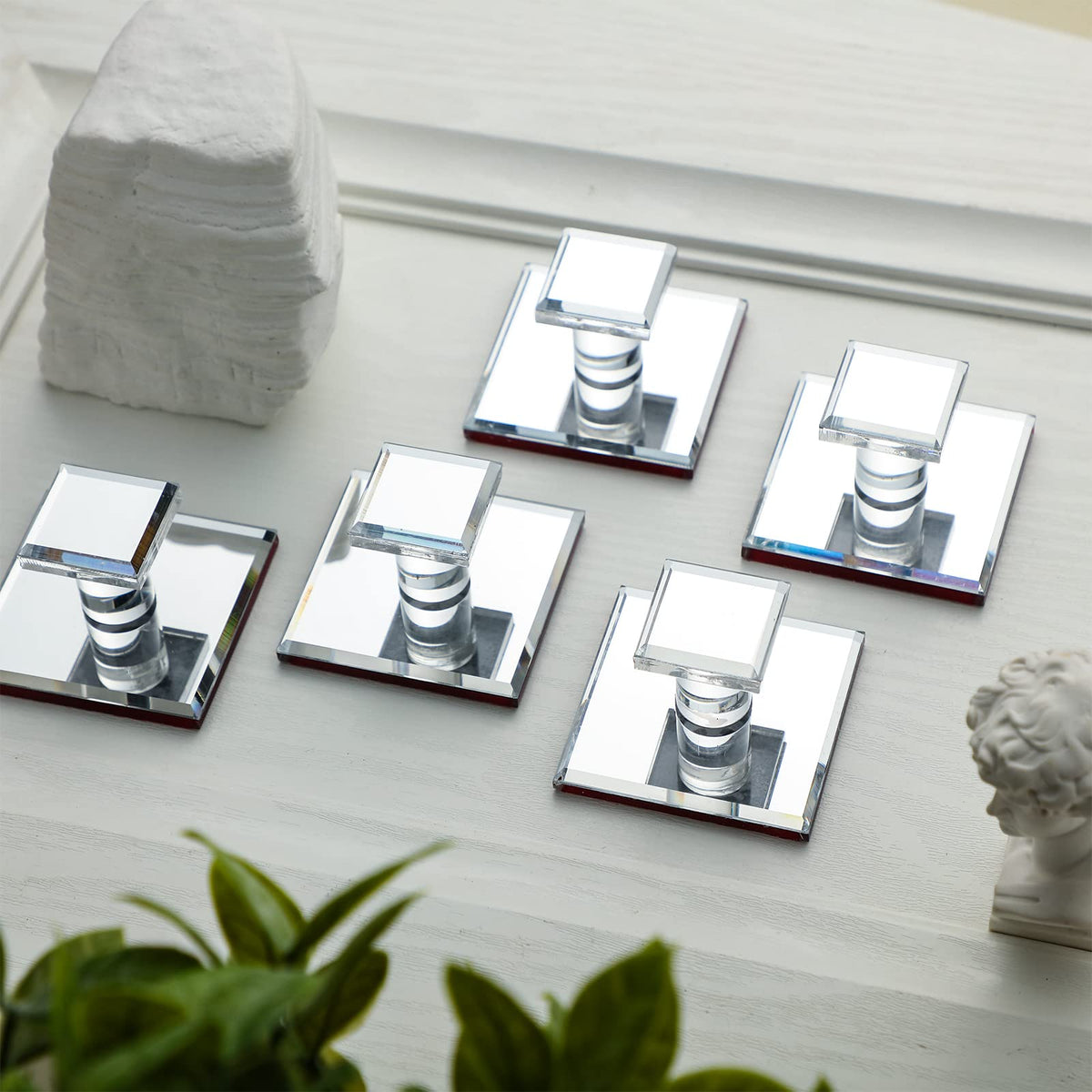 LinkMejor 6 Pcs Poignées de Porte de Cabinet Autocollantes, 1.75'' X 1.75''