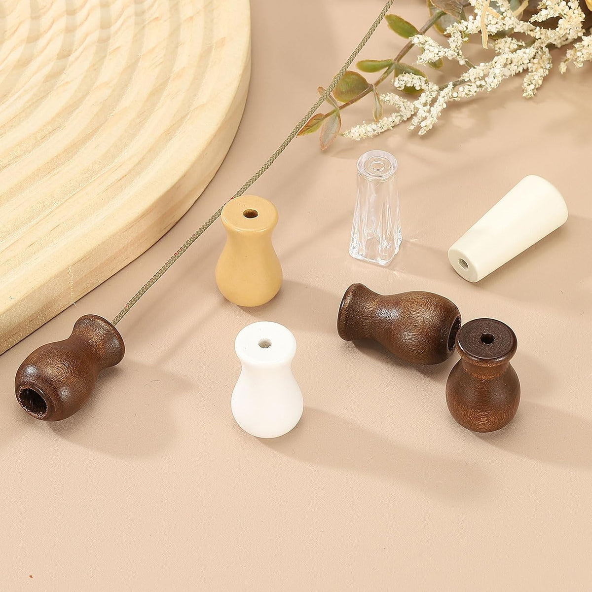 24Pcs Przyciski Kabelowe, Drzewne Wstążki Kabelowe Spadające Zakończenia Przyciągane Suwaki wiszące Kuli Przyciągane na Rzeczy do Zaciemnienia, Brązowy Kolba